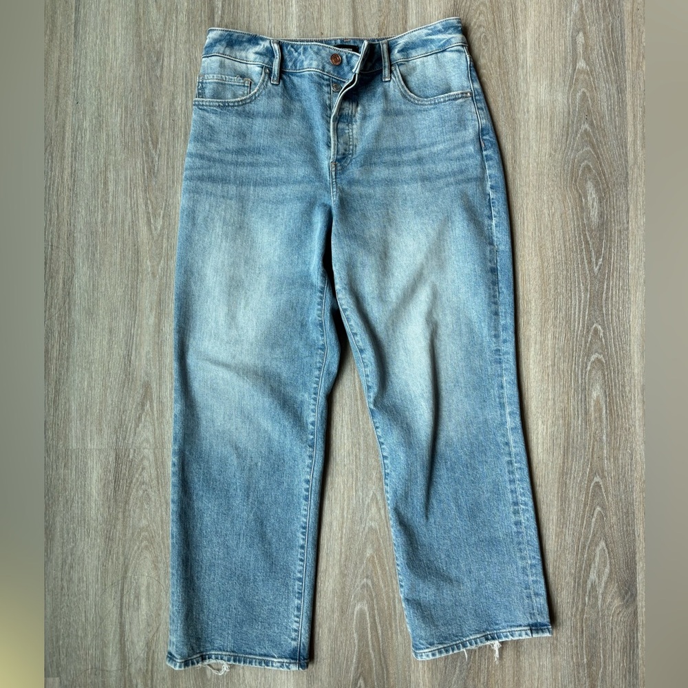 Express Relaxed Straight Ankle High Rise Jean. Size 8R. Excellent condition